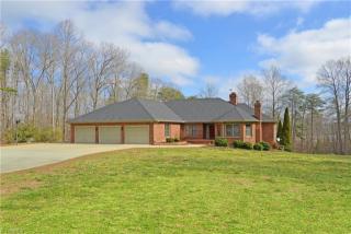 132 Mallard Ct, Reidsville, NC 27320-7889