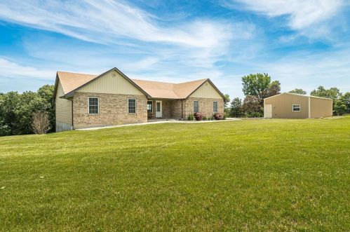 2901 Spring Oak Dr, Festus, MO 63028-5908