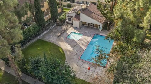 3013 Kaiser Dr, Santa Clara CA  95051-4736 exterior