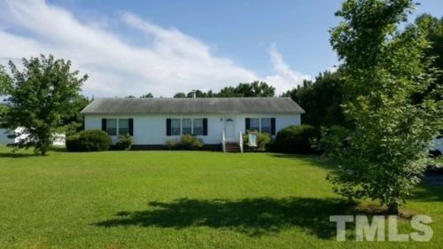 828 Perry Curtis Rd, Zebulon, NC 27597-8883