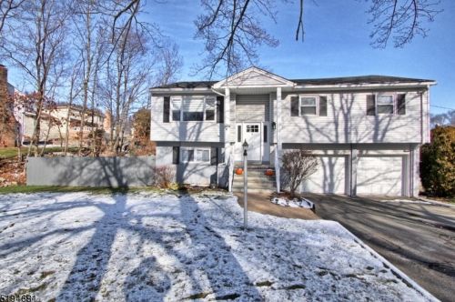 33 Circle Dr, Rockaway, NJ 07866-1631