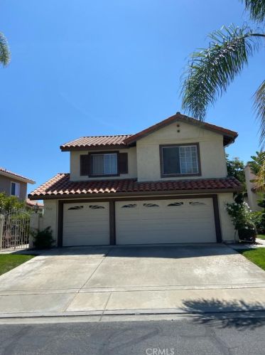 1537 Roma Dr, Vista, CA 92081-5030