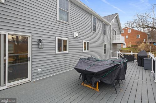 6018 River Meadows Dr, Columbia MD  21045-3825 exterior