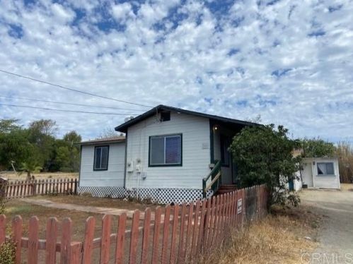 245 East Dr, Vista, CA 92083-3134