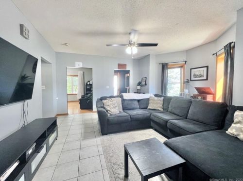 106 Tremont St, Ansonia, CT 06401-1958