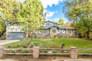 4080 Meadow Lark Dr, Calabasas, CA 91302-1843