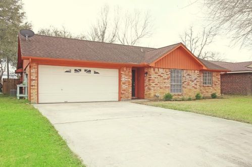 904 Molina Dr, Angleton, TX 77515-3343