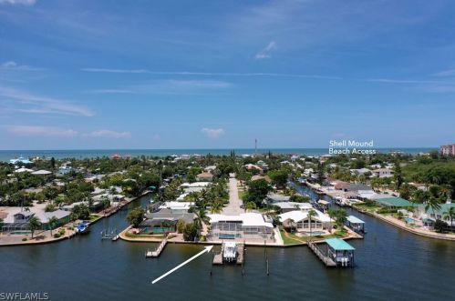 480 Madison Ct, Fort Myers Beach, FL 33931-3643