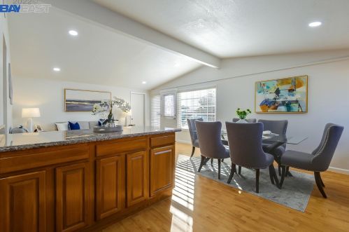 2072 Everglade St, Hayward CA  94545-4737 exterior