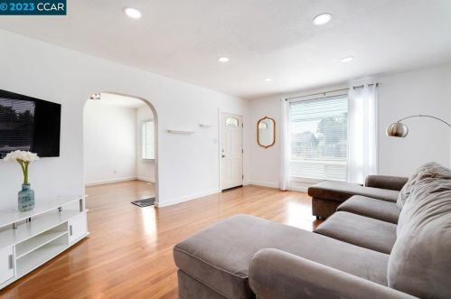 2939 Concord Blvd, Concord CA  94519-2610 exterior
