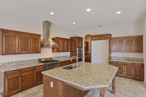 10881 St Moritz Cir, Stockton CA  95209-4357 exterior