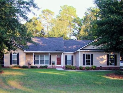 1704 Jimmy St, Adel, GA 31620-1221