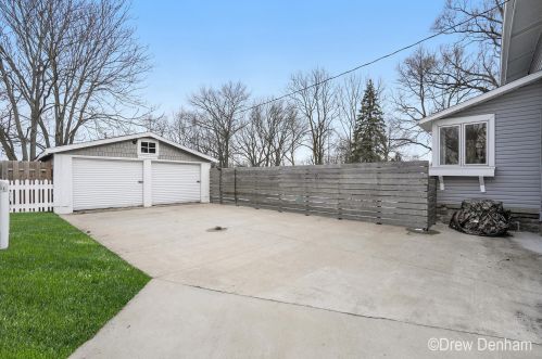1065 Plymouth Ave, Grand Rapids MI  49505-5937 exterior
