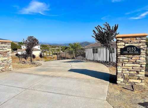 15153 Creek Hills Rd, El Cajon, CA 92021-2588
