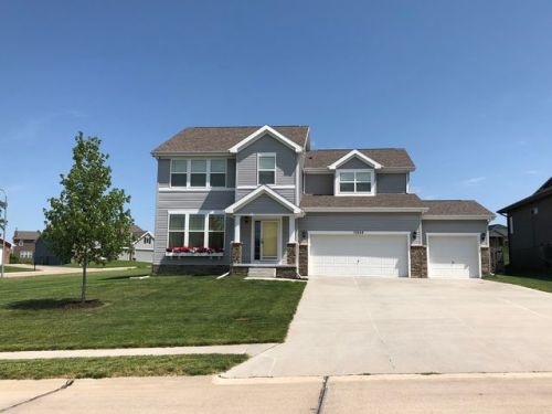 15044 Cherry St, Bennington, NE 68007-1717