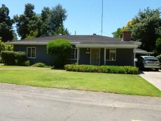 4910 Monterey Way, Sacramento, CA 95822-2619