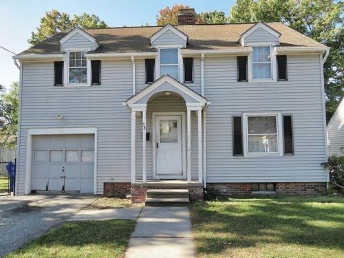 38 Upland St, Springfield, MA 01104-2049