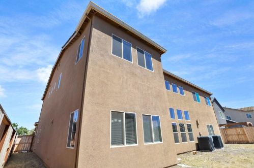 10881 St Moritz Cir, Stockton CA  95209-4357 exterior