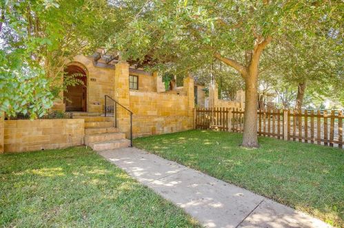 3419 4th St, Fort Worth, TX 76107-2118