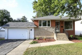 29 Country Club Dr, Melrose Park, IL 60164-2215