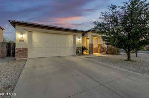 6839 Carter Rd, Laveen, AZ 85339-7051