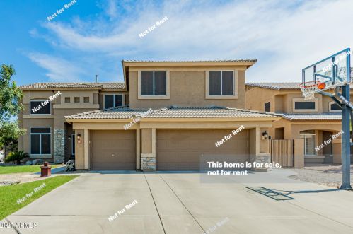 979 Oakland St, Gilbert, AZ 85295-4879