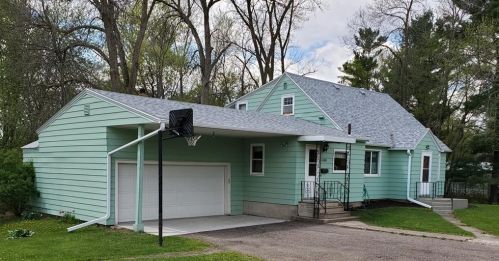 301 Menomonie St, Elk Mound, WI 54739-9557