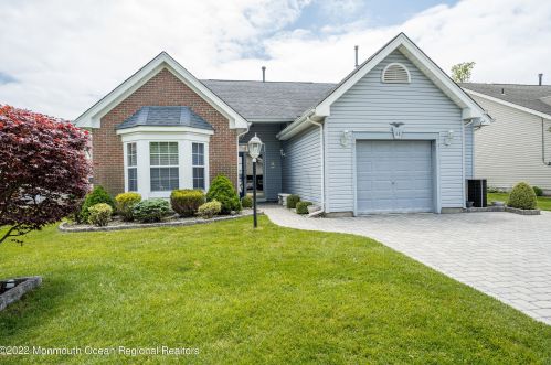 43 Symphony Ave, Berkeley Township, NJ 08721-1956