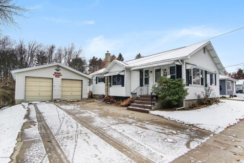 329 Chippewa St, Glendora MI  49107-1159 exterior