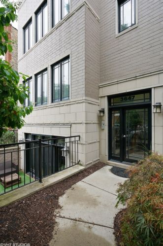 3647 Damen Ave, Chicago, IL 60609-1138