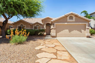 310 Baylor Ln, Gilbert, AZ 85233-8360