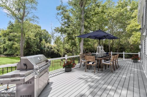 6018 River Meadows Dr, Columbia MD  21045-3825 exterior