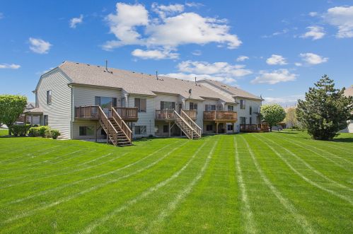 8239 Chestnut Ct, Frankfort, IL 60423-1592