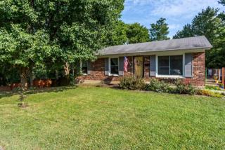 2433 Seine Rd, Lexington, KY 40504-1624