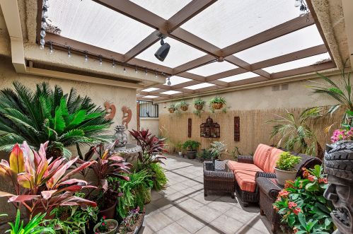 1023 Oakcrest Dr, Palm Springs, CA 92264-8625
