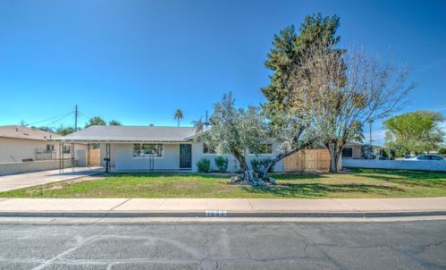 1555 2nd Pl, Mesa, AZ 85203-8111