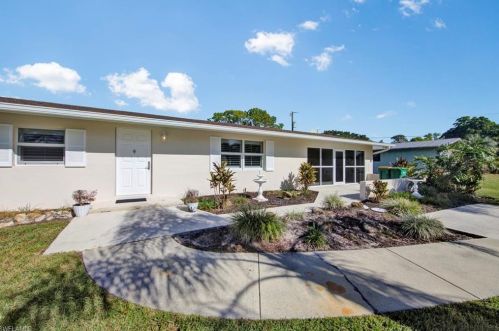 5331 Myrtle Ln, Naples FL  34113-8526 exterior