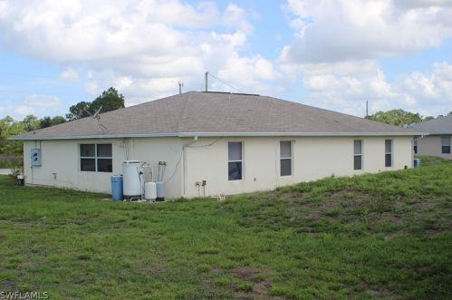 377 Paisley Ave, Lehigh Acres, FL 33974-9460