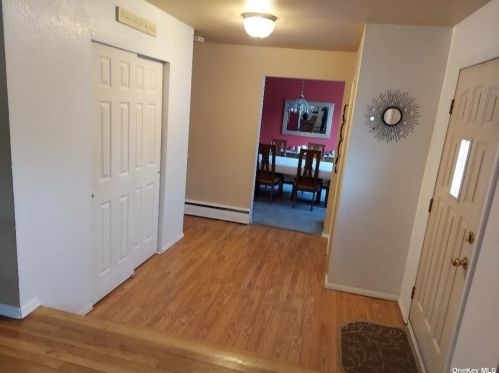 435 Madison St, Westbury, NY 11590-3239