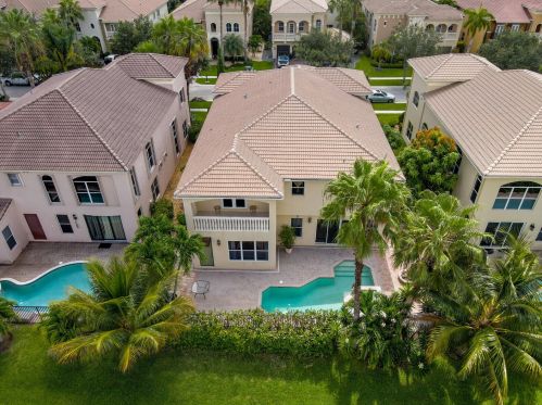 9214 Nugent Trl, West Palm Beach, FL 33411-6325