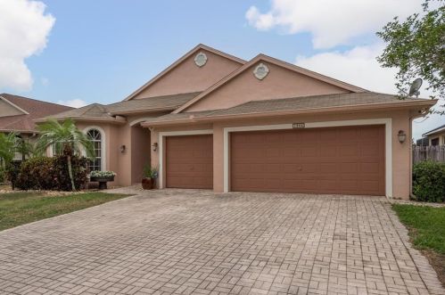 1865 Wood Brook St, Tarpon Springs, FL 34689-7513