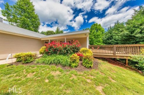201 Wood Springs Ct, Mount Airy, GA 30563-4151