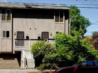 1223 21st Ave, Portland, OR 97232-1503