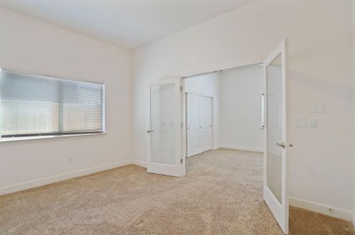 10881 St Moritz Cir, Stockton CA  95209-4357 exterior