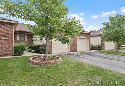 6952 Springtree Ln, Grand Rapids, MI 49548-7182