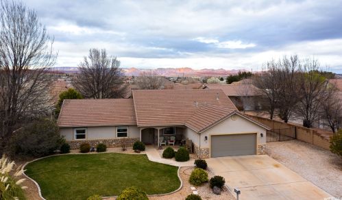 872 Cantera Dr, Washington, UT 84780-8144