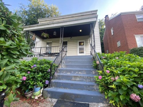 244 Willock Rd, Pittsburgh, PA 15227-3542