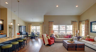1303 Interlachen Dr, Saint Paul, MN 55123