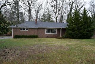 1601 Sycamore Cir, Manchester, TN 37355-2139