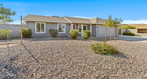 5449 Carol Ave, Mesa, AZ 85206-2252